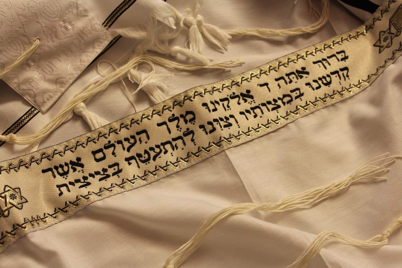 כמה עולה טלית לחתן לחתונה?