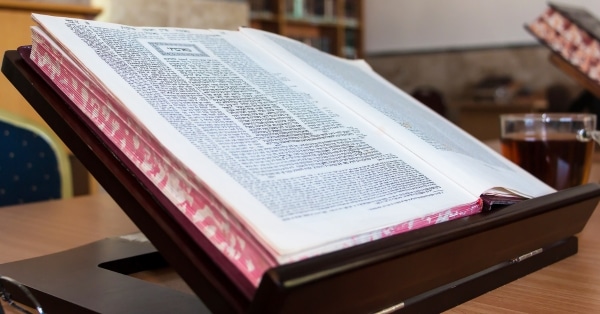 כמה עולה לעבור לימודי רבנות ואילו קורסים כלולים?