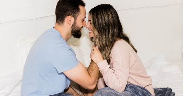 גברים שחשים תקועים: כיצד חוסר סיפוק משפיע על חיי המין