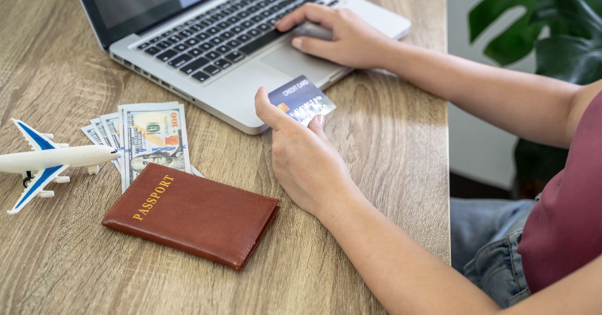 רכישת כרטיס טיסה